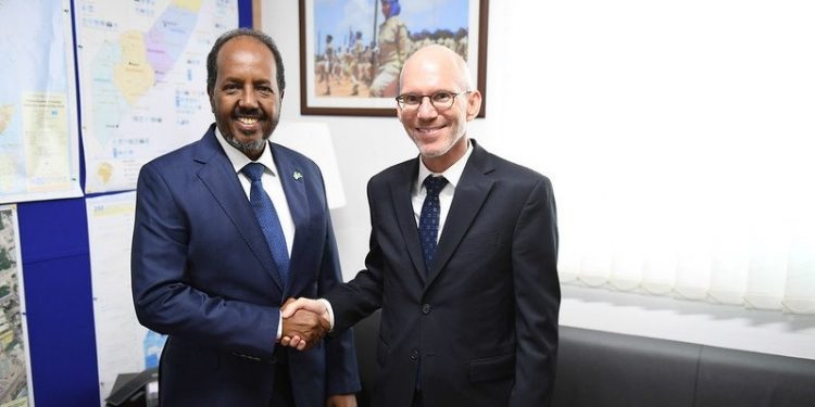 UN envoy to Somalia, James Swan, met today with Hassan Sheikh Mohamud Oct 21, 2019 [Photo: UNSOM]